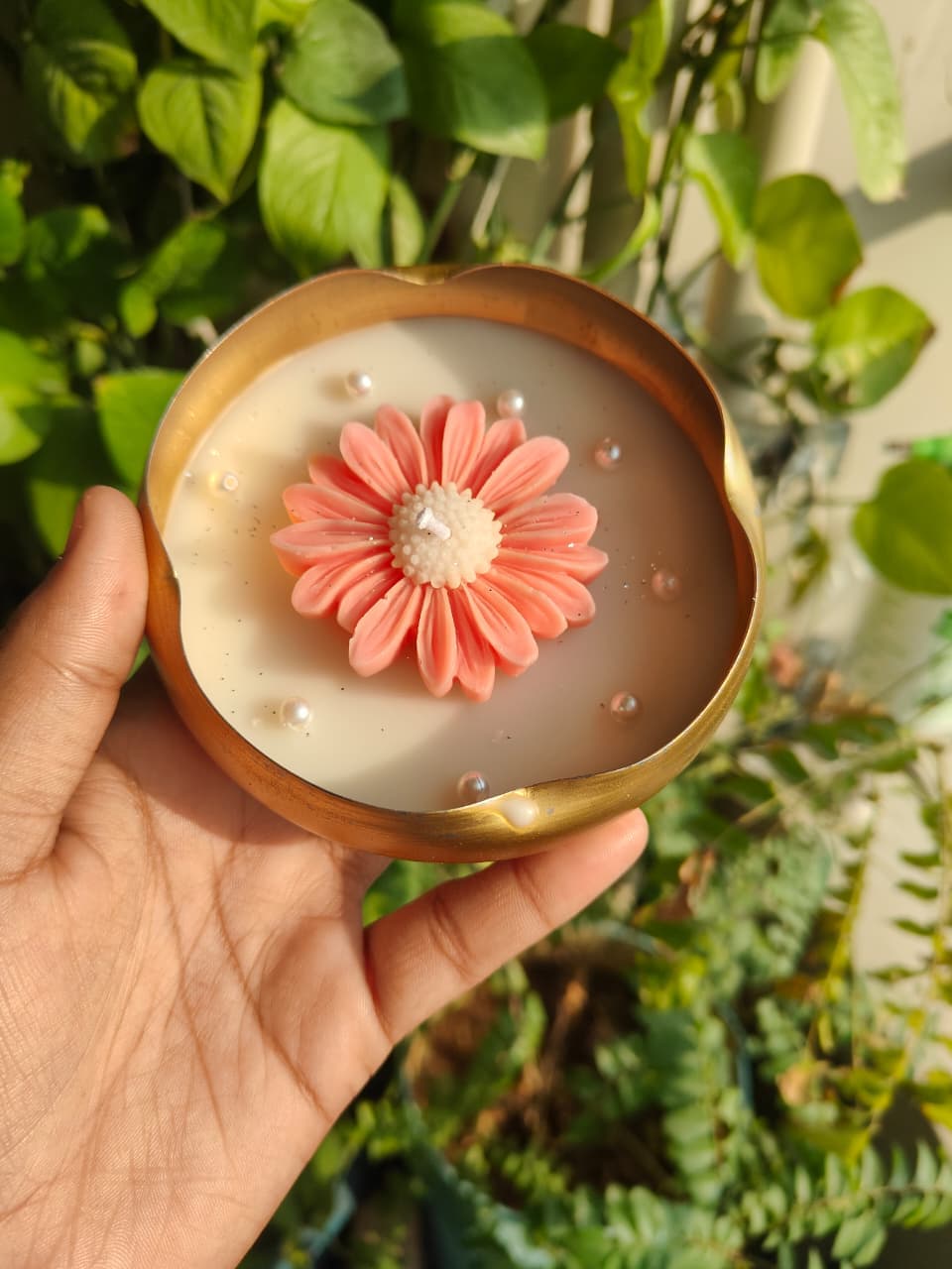 Elegant Floral Pearl Candle in Golden Urli